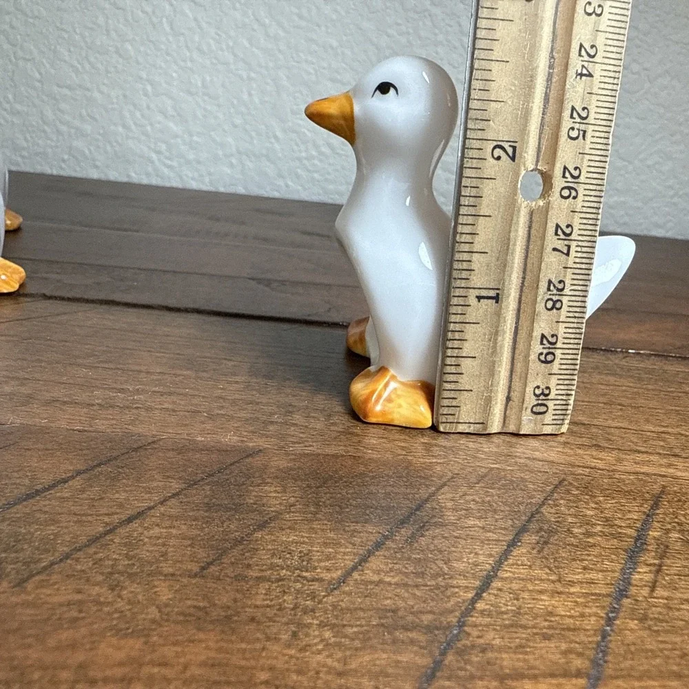 Pre Owned Vintage Set Of 8 Adorable White Ceramic Duck Napkin Holders